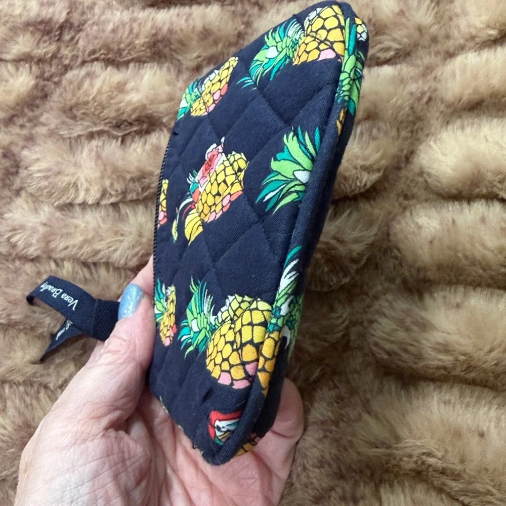 Vera Bradley blue Pineapple zippered coin purse / small Bag, NWOT